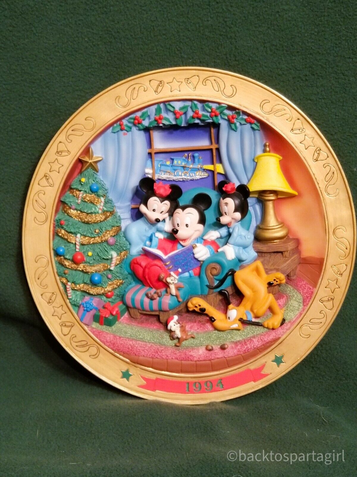 Vintage Mickey Mouse Its A Small World Holiday 1994 Decorative Plate