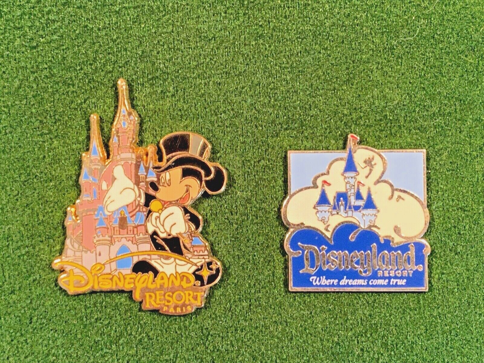 Disney Resorts Trading Pins (2) - Disneyland & Disneyland Paris