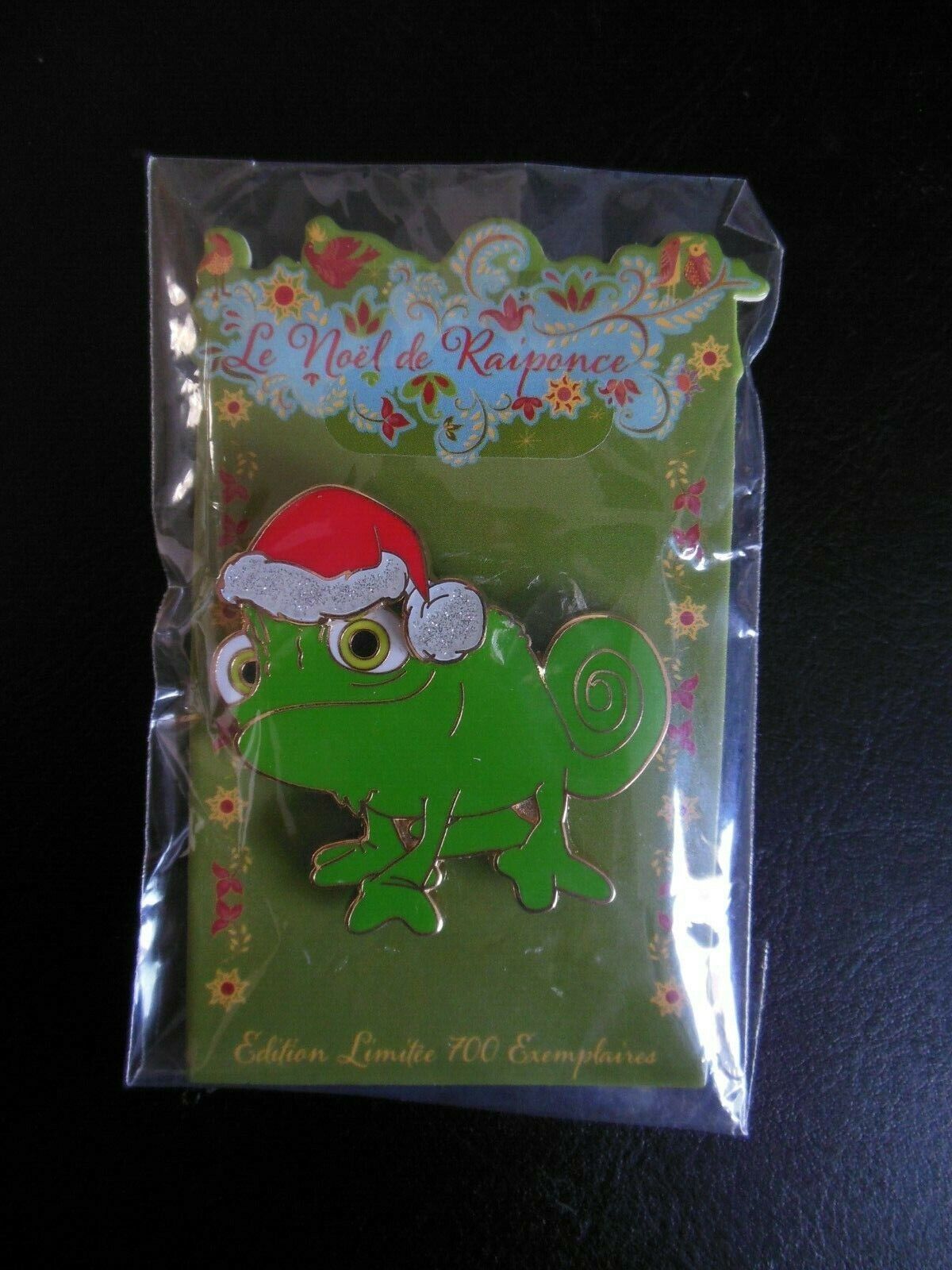 Disney pin Paris DLP Pascal Rapunzel Tangled Christmas Santa Hat Limited LE 700