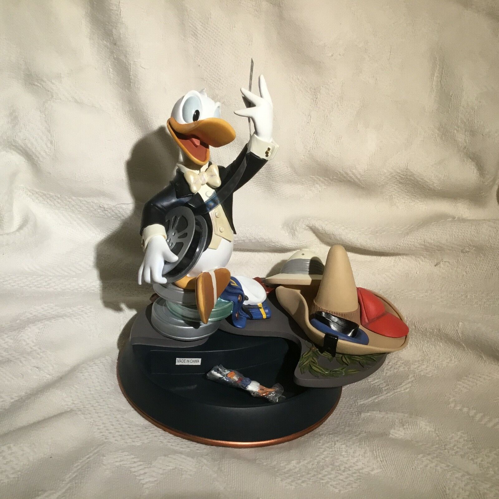 Disney Donald Duck Markrita Drawer Compartment Pin Figure Statue Figurine-MIB