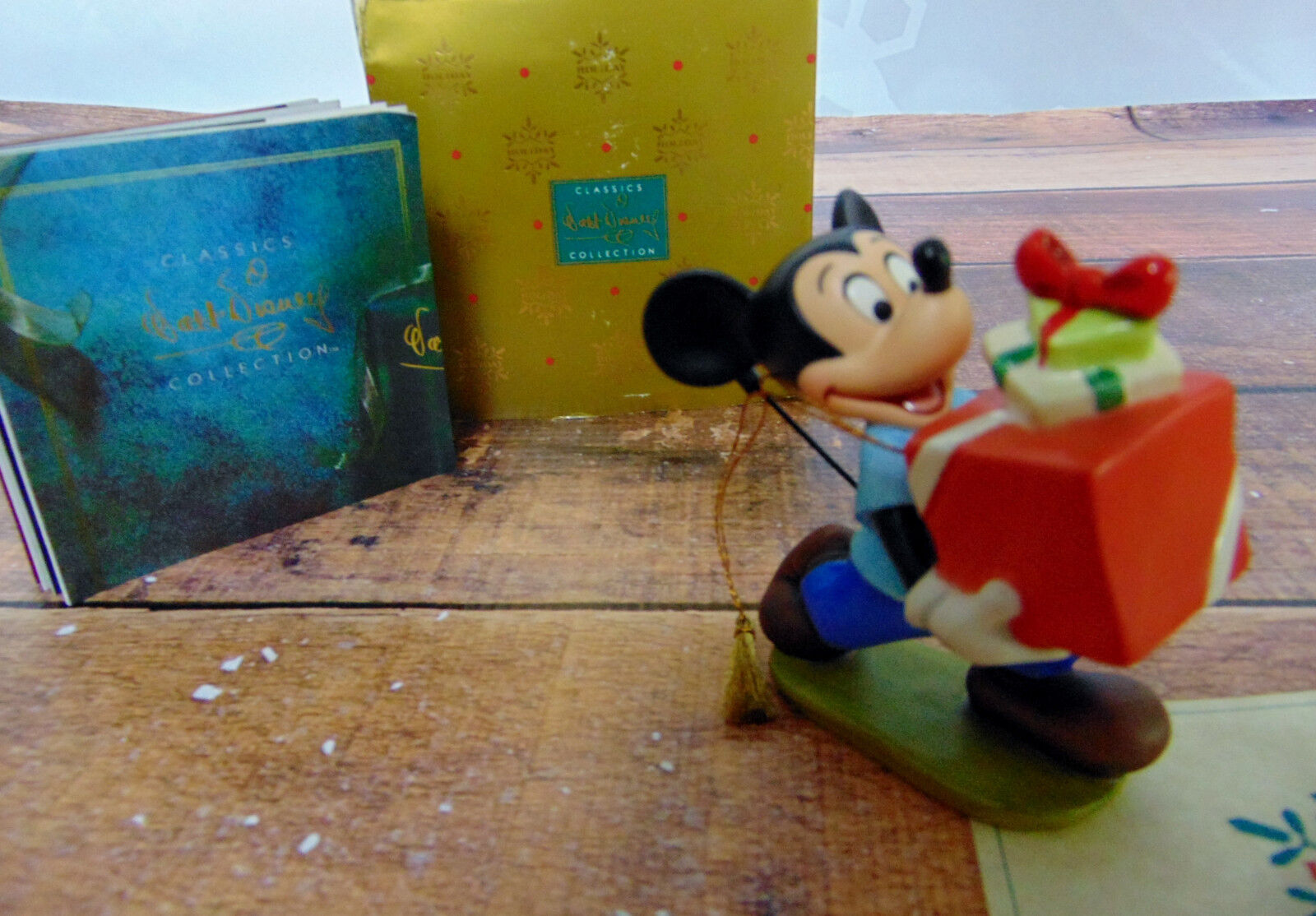 NEW Disney WDCC MICKEY MOUSE Presents For My Pals ORNAMENT Plutos Christmas Tree