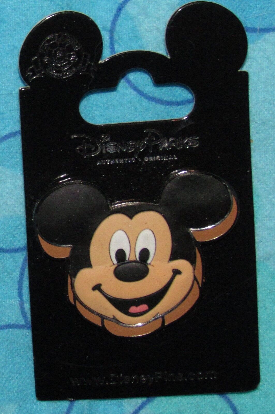 DISNEY Pin  Mickey Mouse Face Pins Card