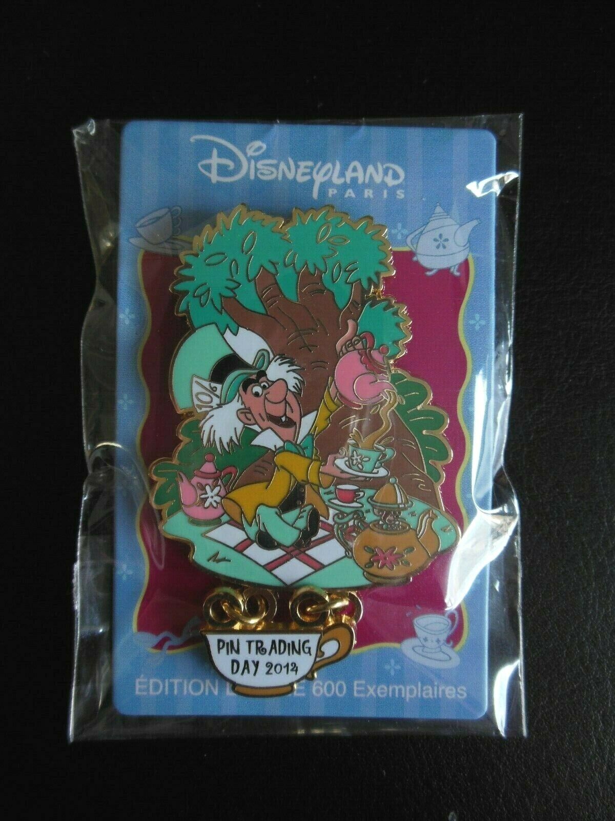 Disney pin Paris Number 001 of 600 Pin trading day 2014 Mad hatter Alice Tea