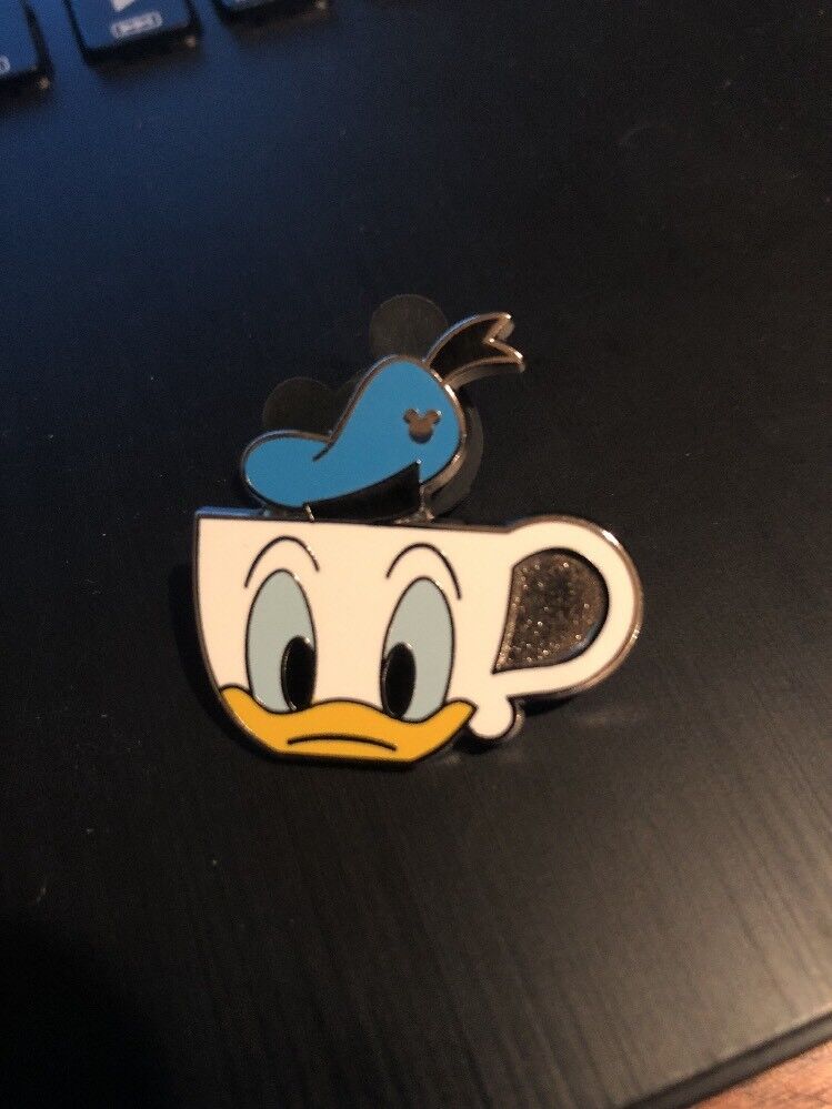 Disney WDW 2018 Hidden Mickey Donald Duck cup pin