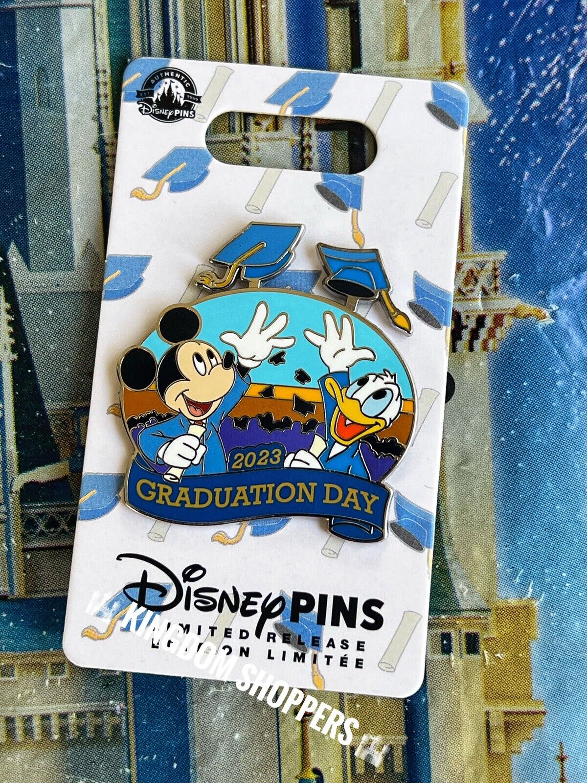 2023 Disney Parks Graduation Day Mickey Mouse & Donald Duck LR Pin IN HAND