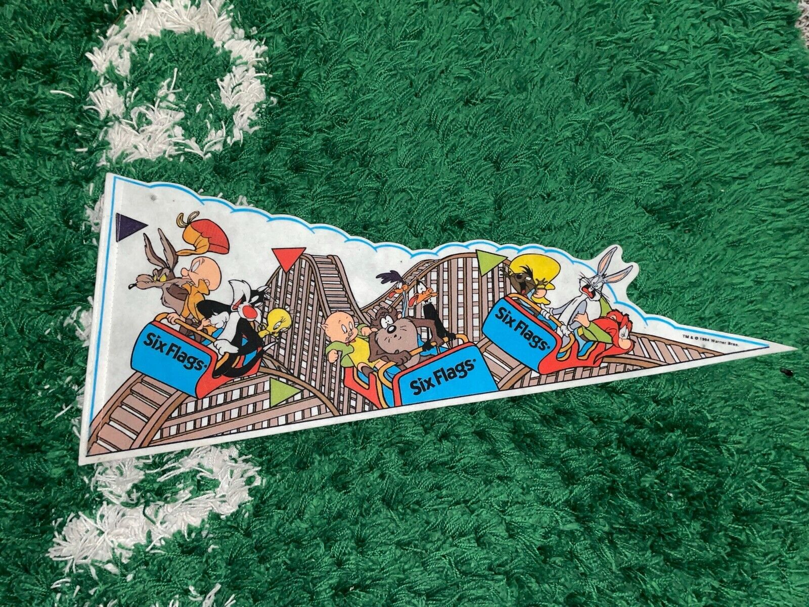 1994 Vintage Looney Tunes Six Flags Rollercoaster Graphic Pennant Flag VTG 90s