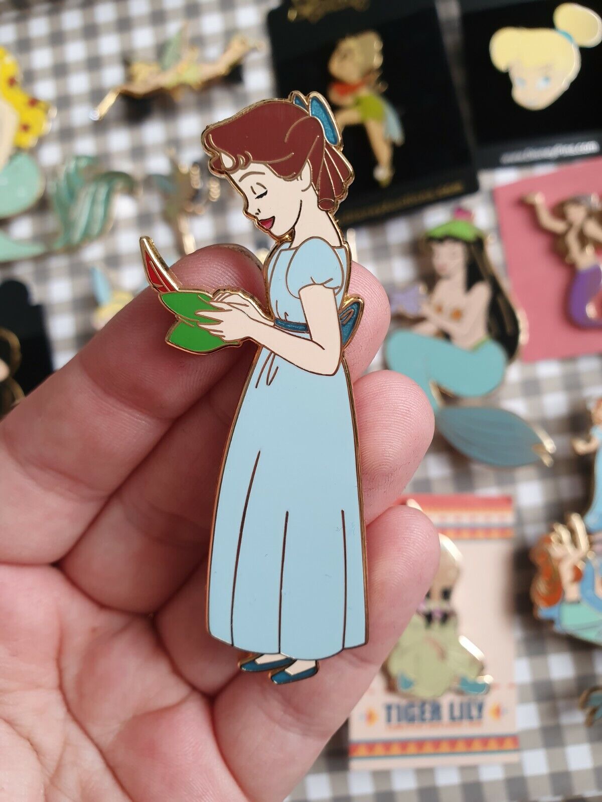 Disney Fantasy Pin Wendy Peter Pan Neverland Pin 