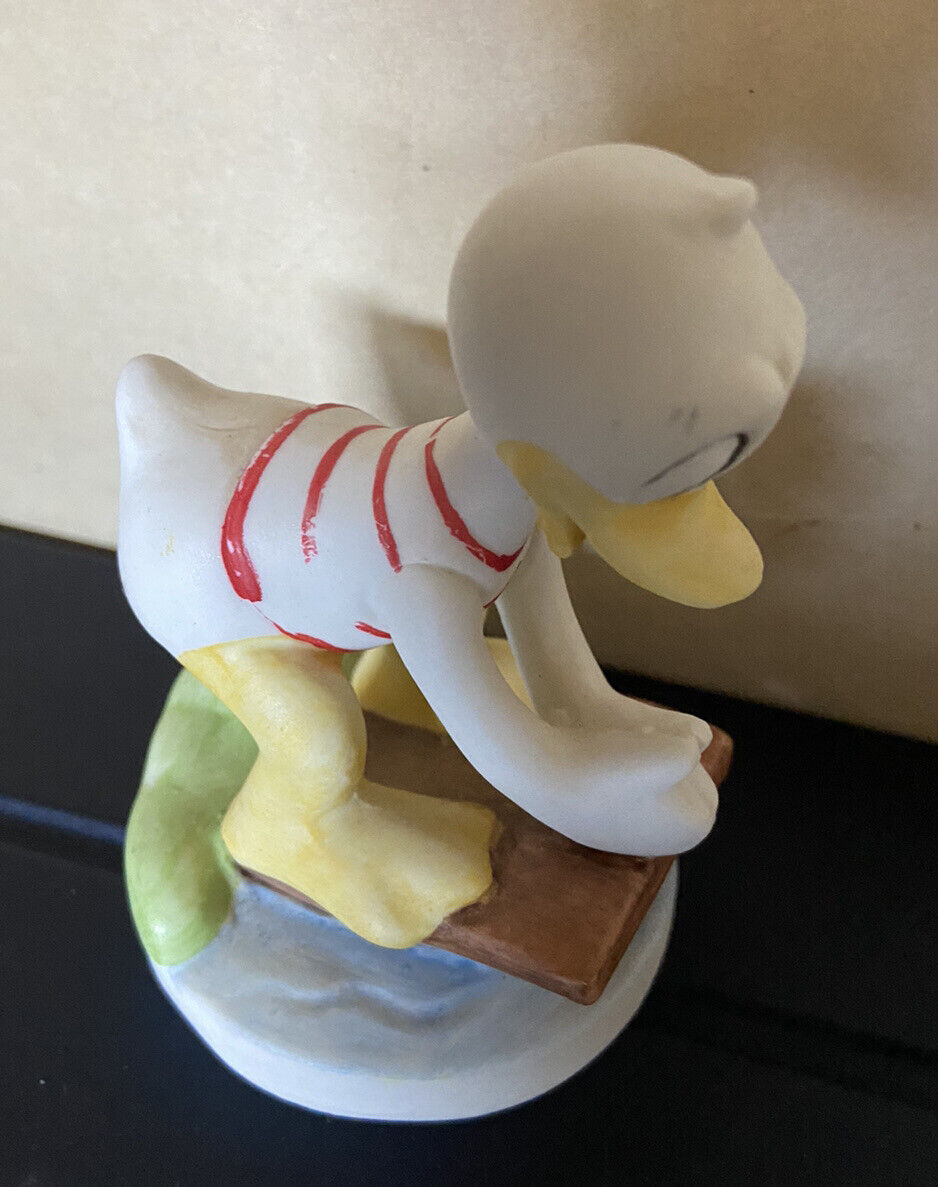 Summer Donald Duck figurine Walt disney disneyland world porcelain gift-ware
