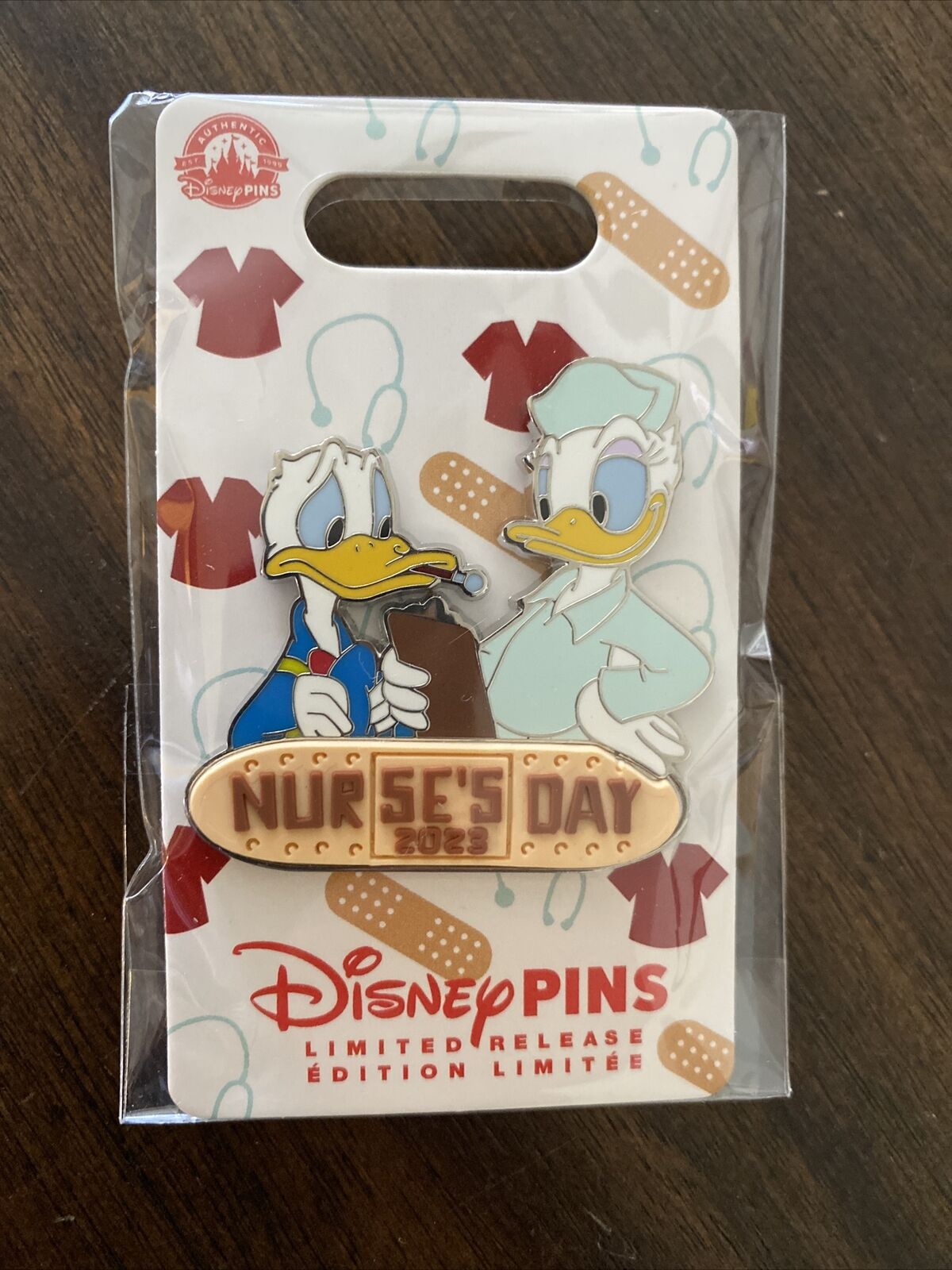 Disney Nurses Day 2023 Pin Donald and Daisy Duck New Limited
