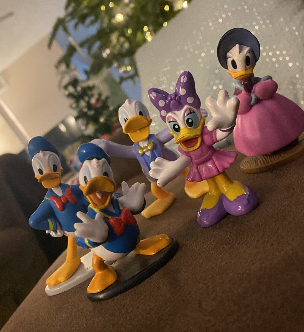 Disney Donald Duck And Dasiy figurine collectables Lot Of 5 Toys