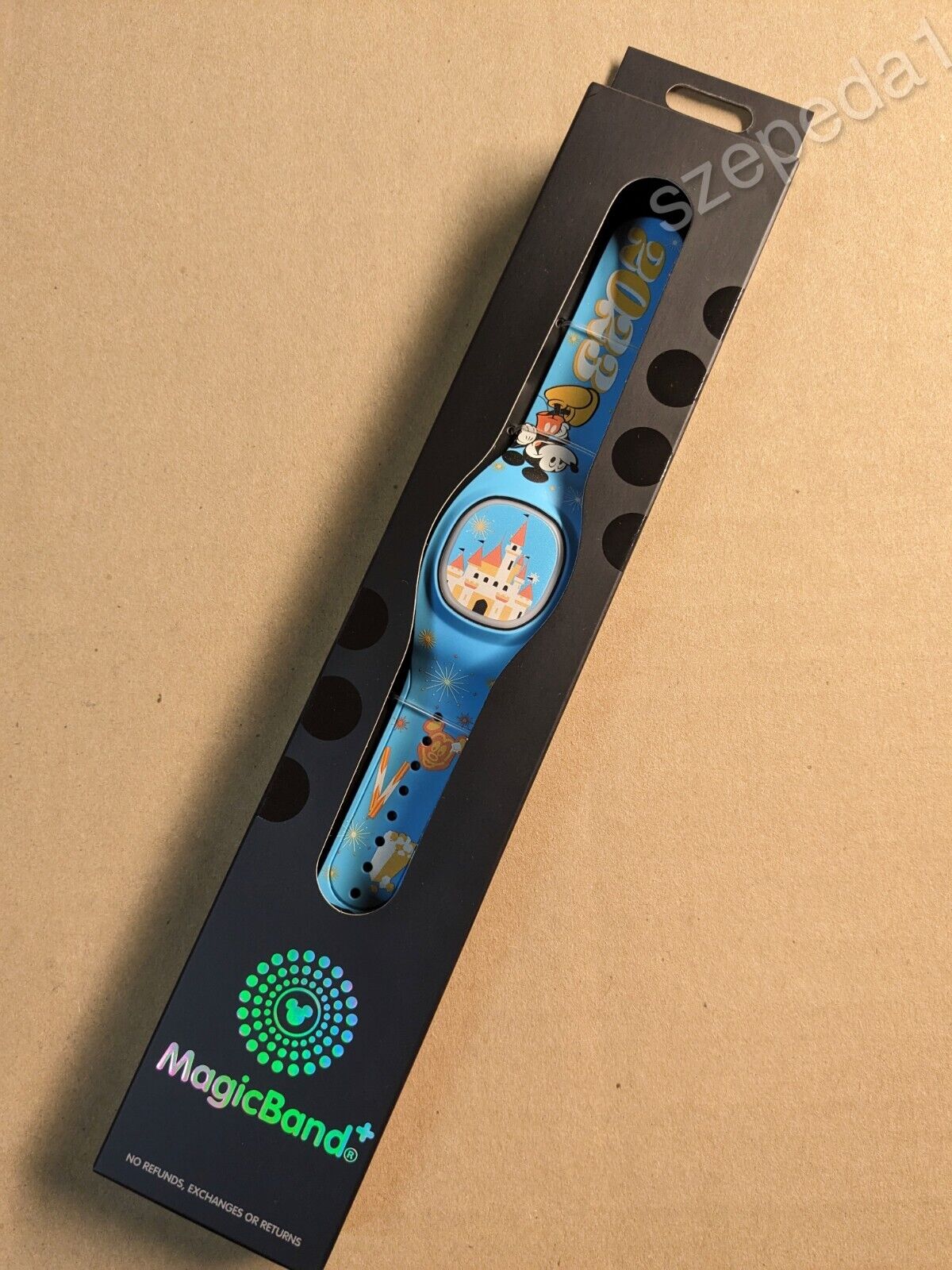 Disney 2023 Mickey Mouse Castle Snacks Light Blue Magicband + NEW 