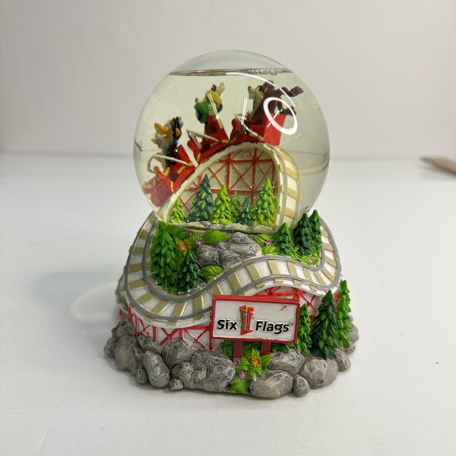 Six Flags Looney Tunes Roller Coaster Snowglobe Bugs Taz Daffy Marvin Sylvester