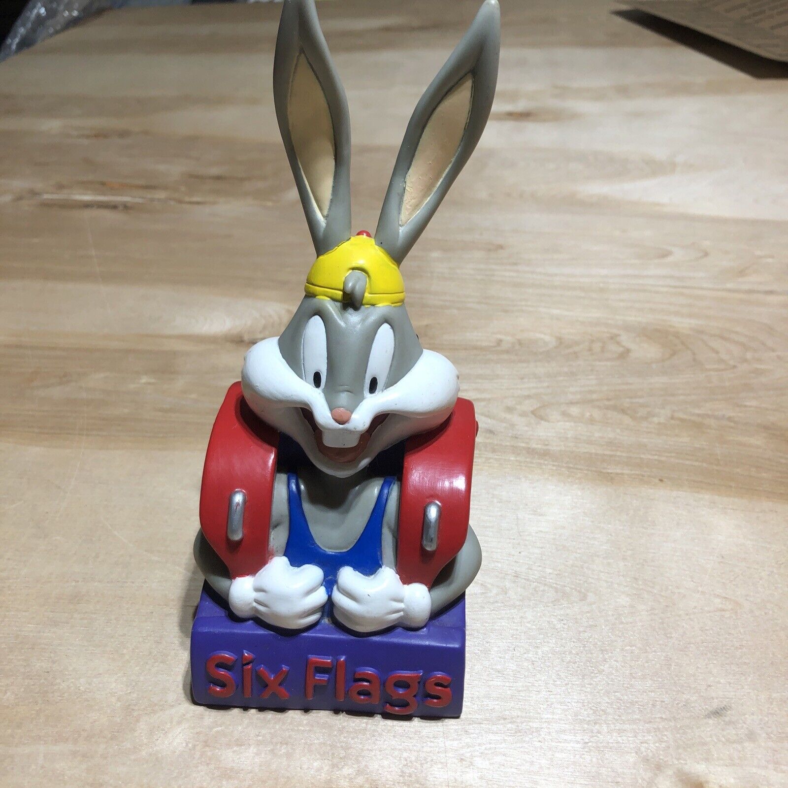 Looney Tunes Bugs Bunny Cup Topper Six Flags Theme Park Roller coaster 1996 a1