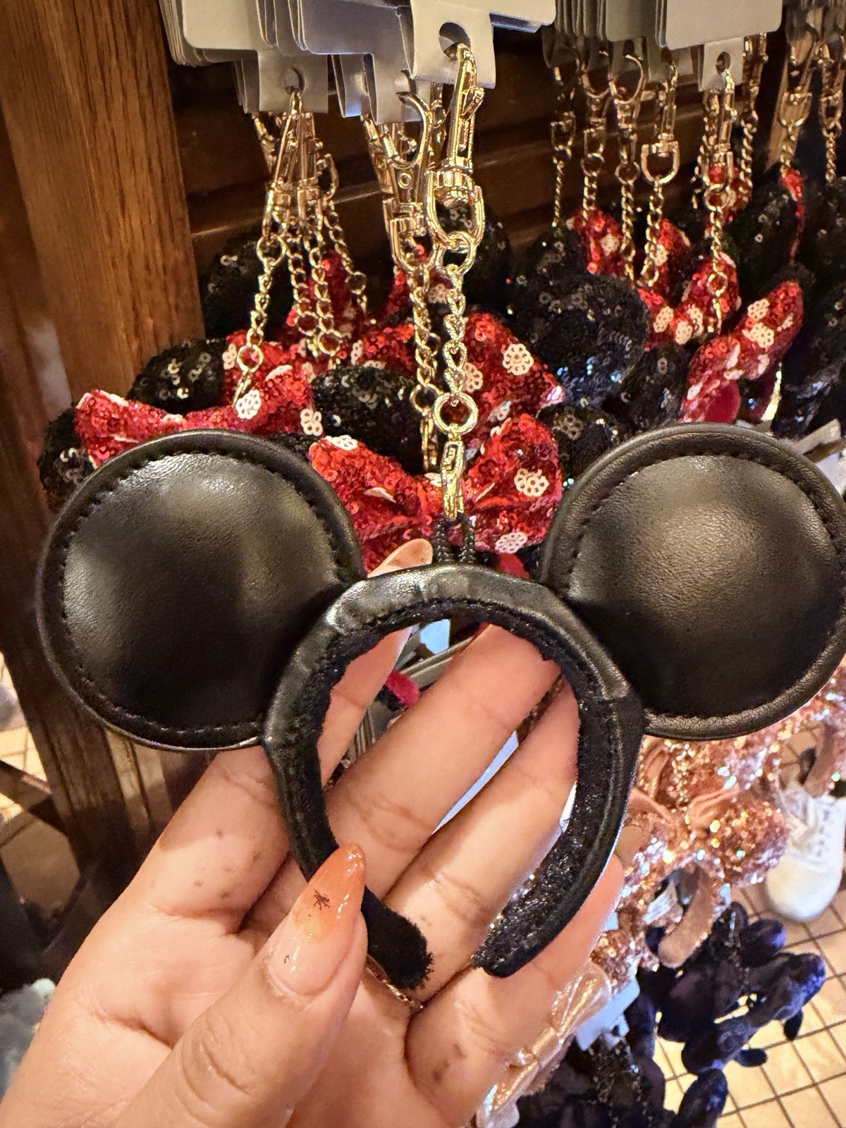 NEW 2026 DISNEY PARKS MINI MICKEY MOUSE BLACK HEADBAND EARS KEYCHAIN NEW 2026 DISNEY PARKS MINI MICKEY MOUSE BLACK HEADBAND EARS KEYCHAIN