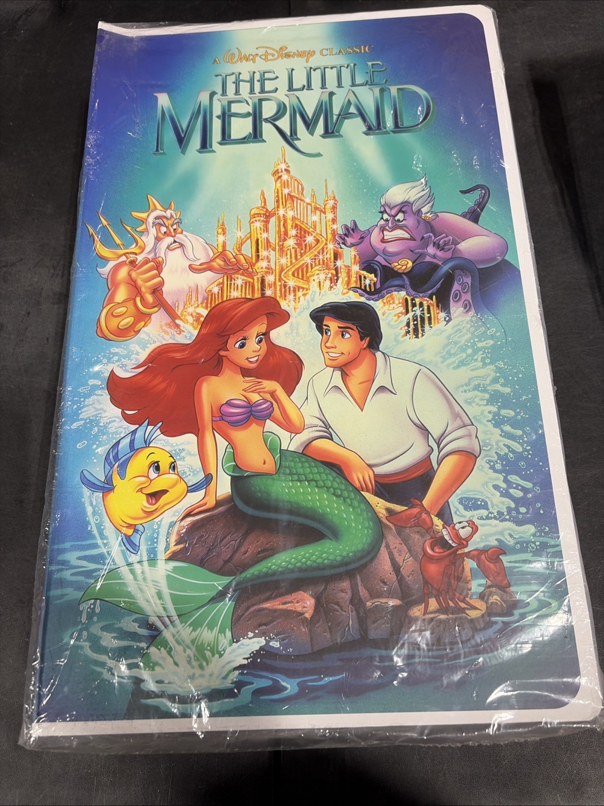 WALT DISNEY THE LITTLE MERMAID VHS BOXED SILK TOUCH THROW BLANKET - Box Damage WALT DISNEY THE LITTLE MERMAID VHS BOXED SILK TOUCH THROW BLANKET - Box Damage