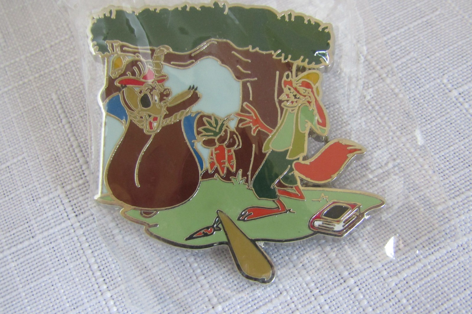 2012 Disney Splash Mountain Reveal Conceal Mystery pin Brer Fox & Brer Bear Trap 2012 Disney Splash Mountain Reveal Conceal Mystery pin Brer Fox & Brer Bear Trap