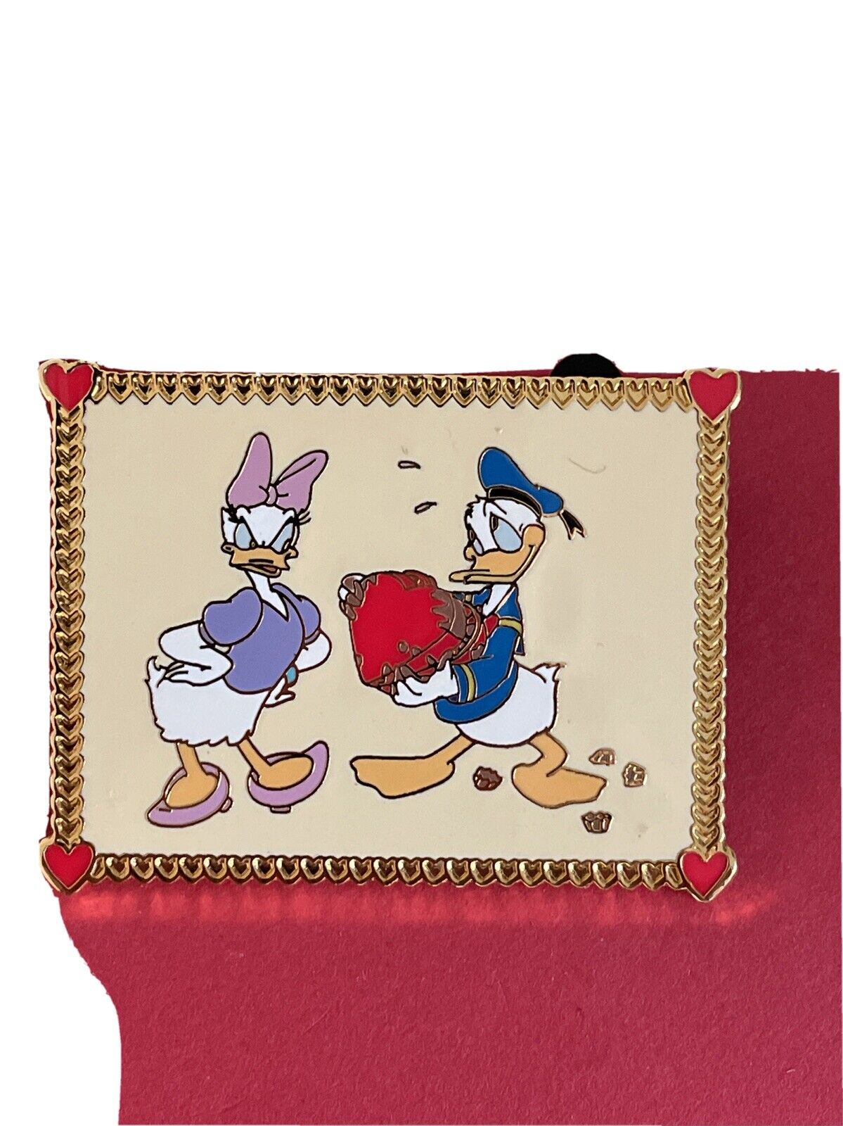 Disney Auctions 2004  Donald And Daisy Duck Heart Frame Valentines Day LE Pin