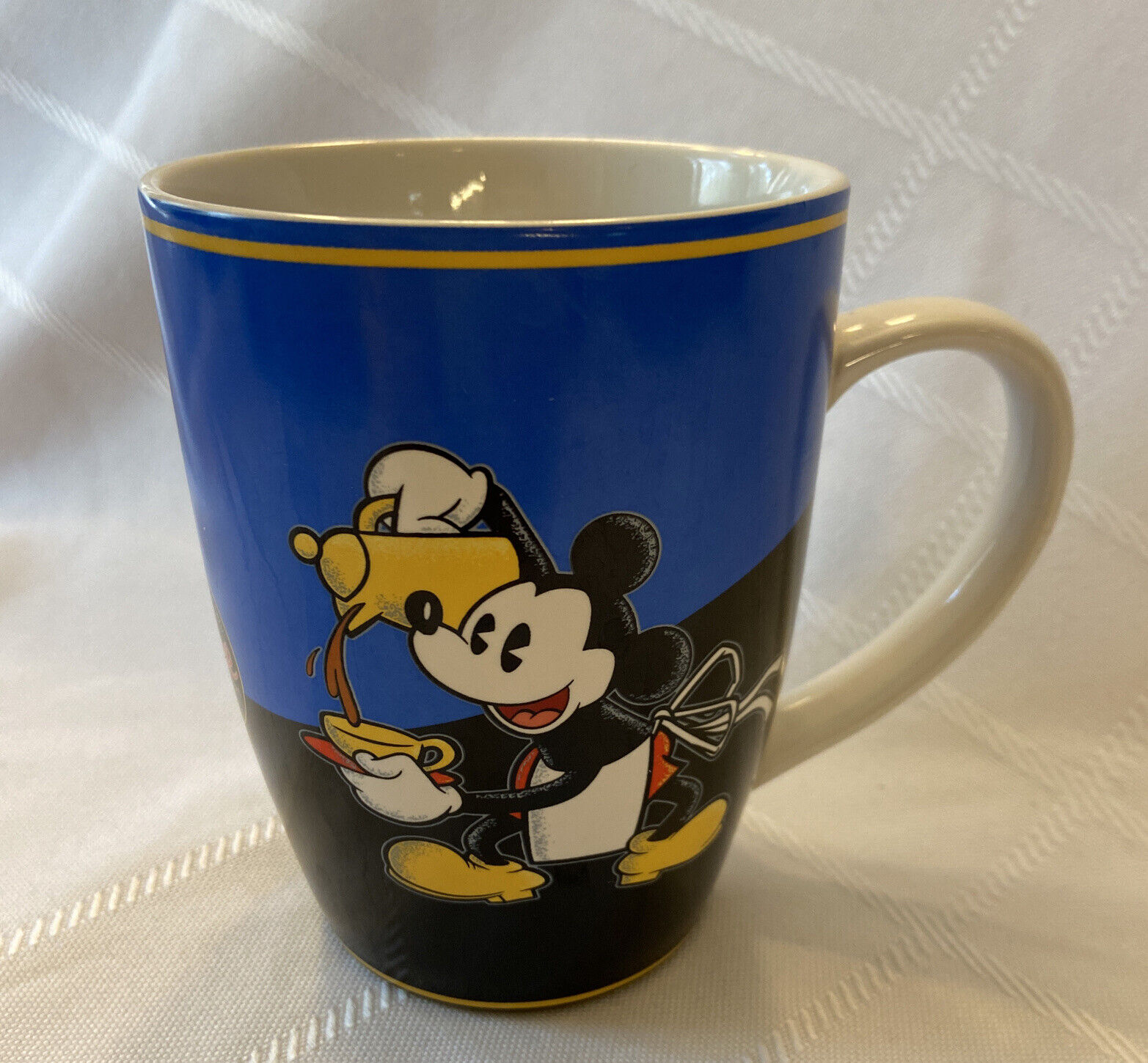 Disney 12 fl oz Mickeys Really Swell Coffee Ceramic Mug Pouring Coffee Vintage