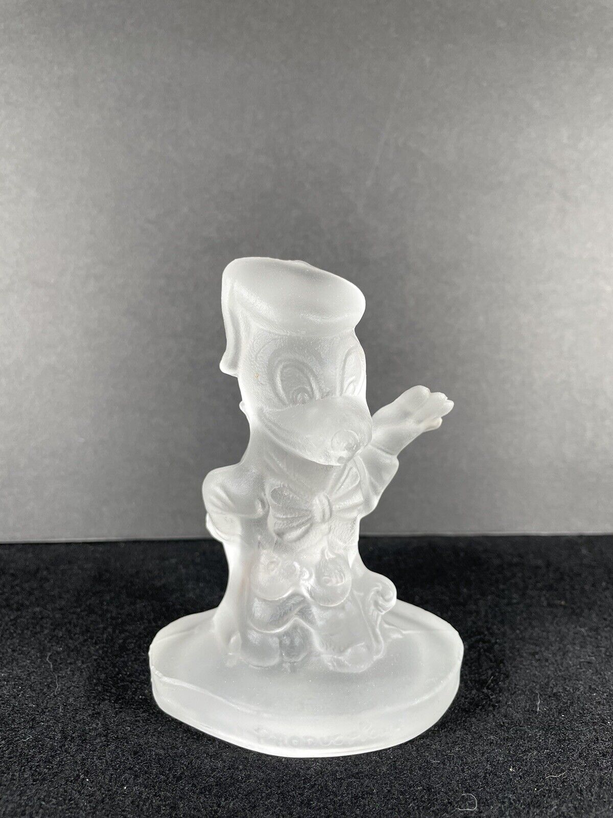 VINTAGE WALT DISNEY FROSTED GLASS DONALD DUCK FIGURE ON STAND