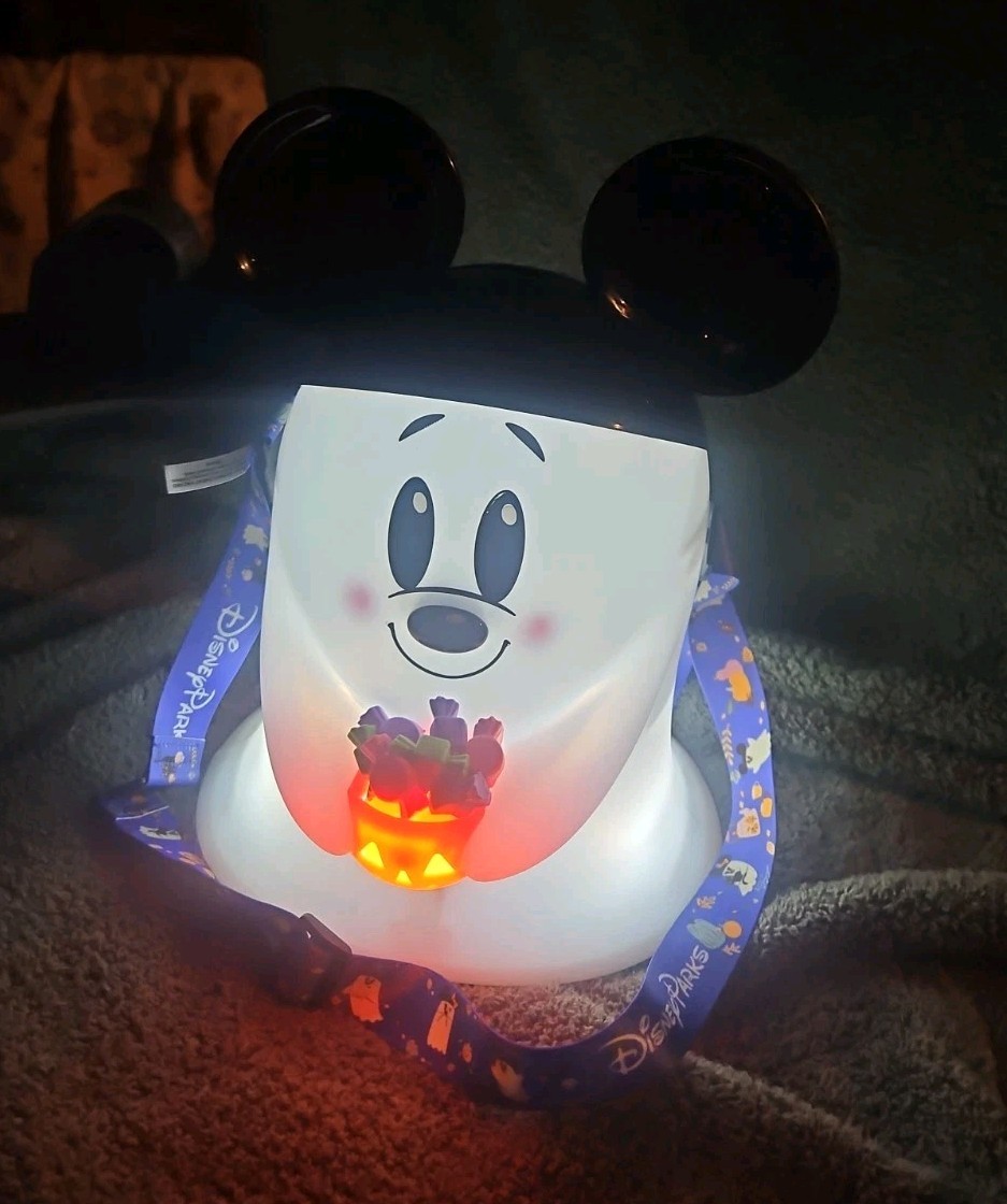 Disneyland Halloween 2025 Mickey Mouse Ghost Popcorn Bucket Light Up NEW Disneyland Halloween 2025 Mickey Mouse Ghost Popcorn Bucket Light Up NEW