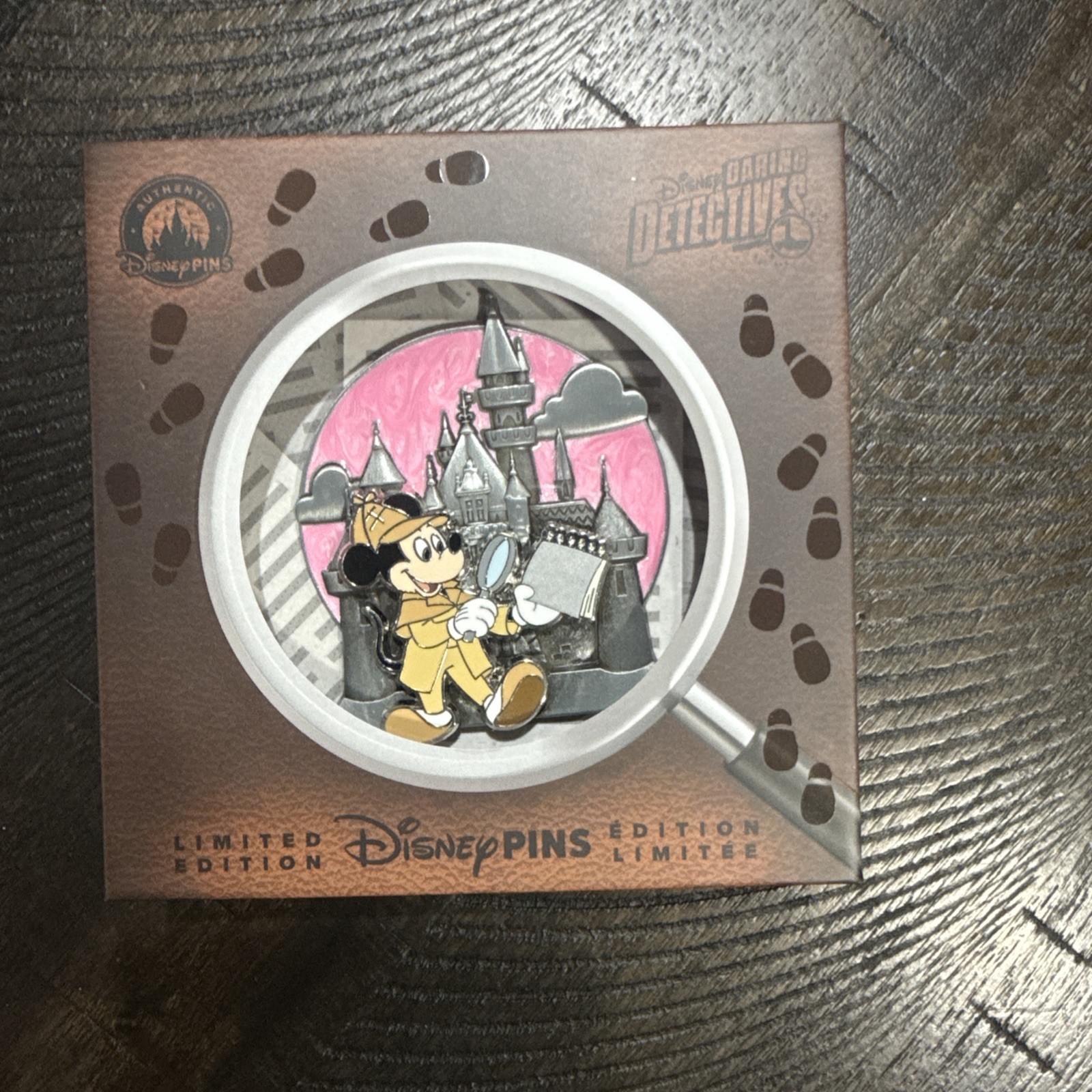 Disney 2026 Daring Detectives Mickey Mouse LE 4000 Mini Jumbo Pin Disney 2026 Daring Detectives Mickey Mouse LE 4000 Mini Jumbo Pin