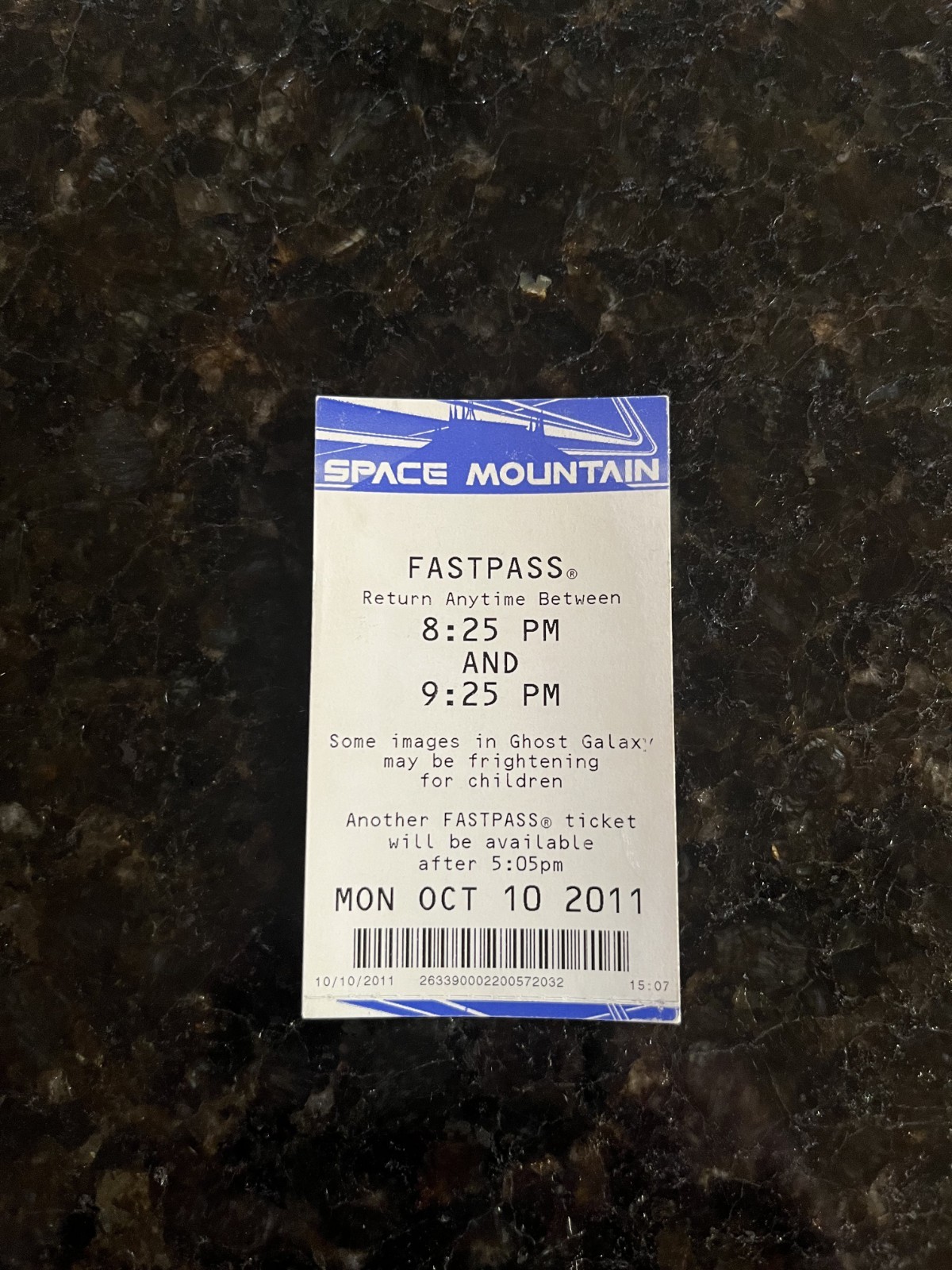DISNEYLAND PARK SPACE MOUNTAIN RIDE FASTPASS FAST PASS TICKET DISNEYLAND PARK SPACE MOUNTAIN RIDE FASTPASS FAST PASS TICKET