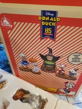 2019 Disney Donald Duck 85 Years Legacy Trick or Treat Figurine Set LE 1100 picture