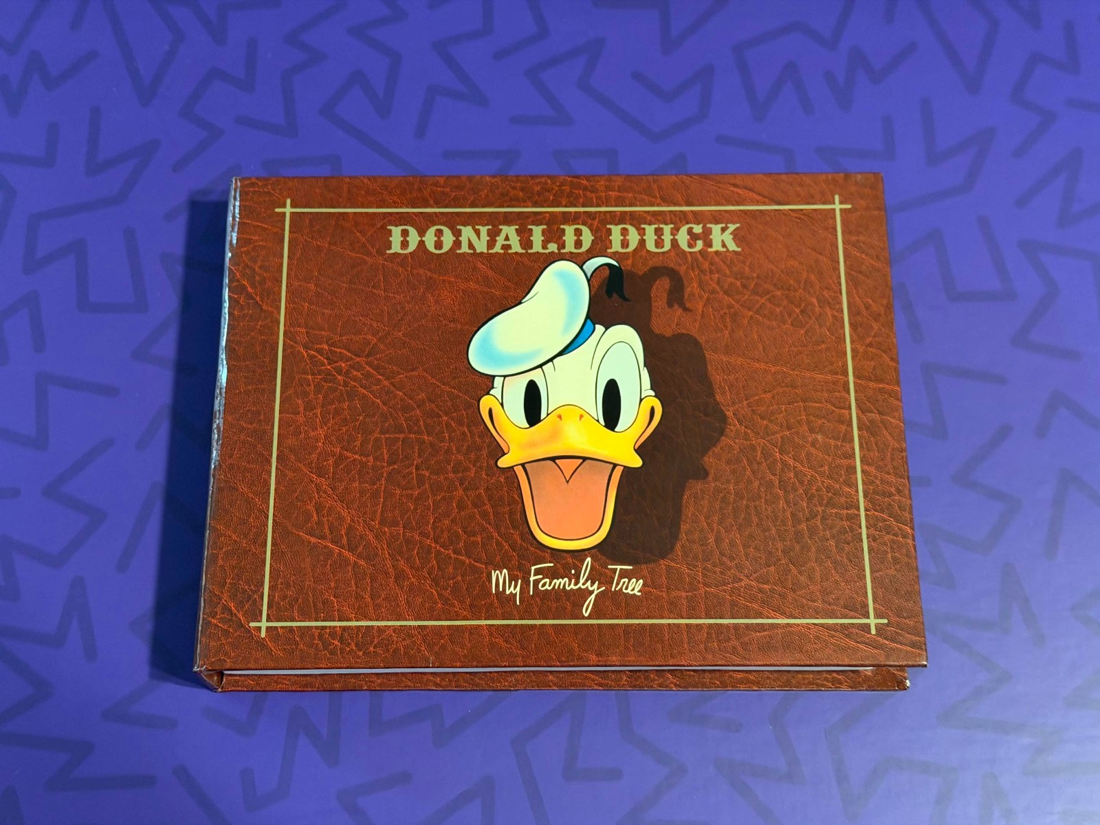 Disney Pins PP21421 Disney Catalog - Donald Duck's Family Tree Boxed Set NM Disney Pins PP21421 Disney Catalog - Donald Duck's Family Tree Boxed Set NM