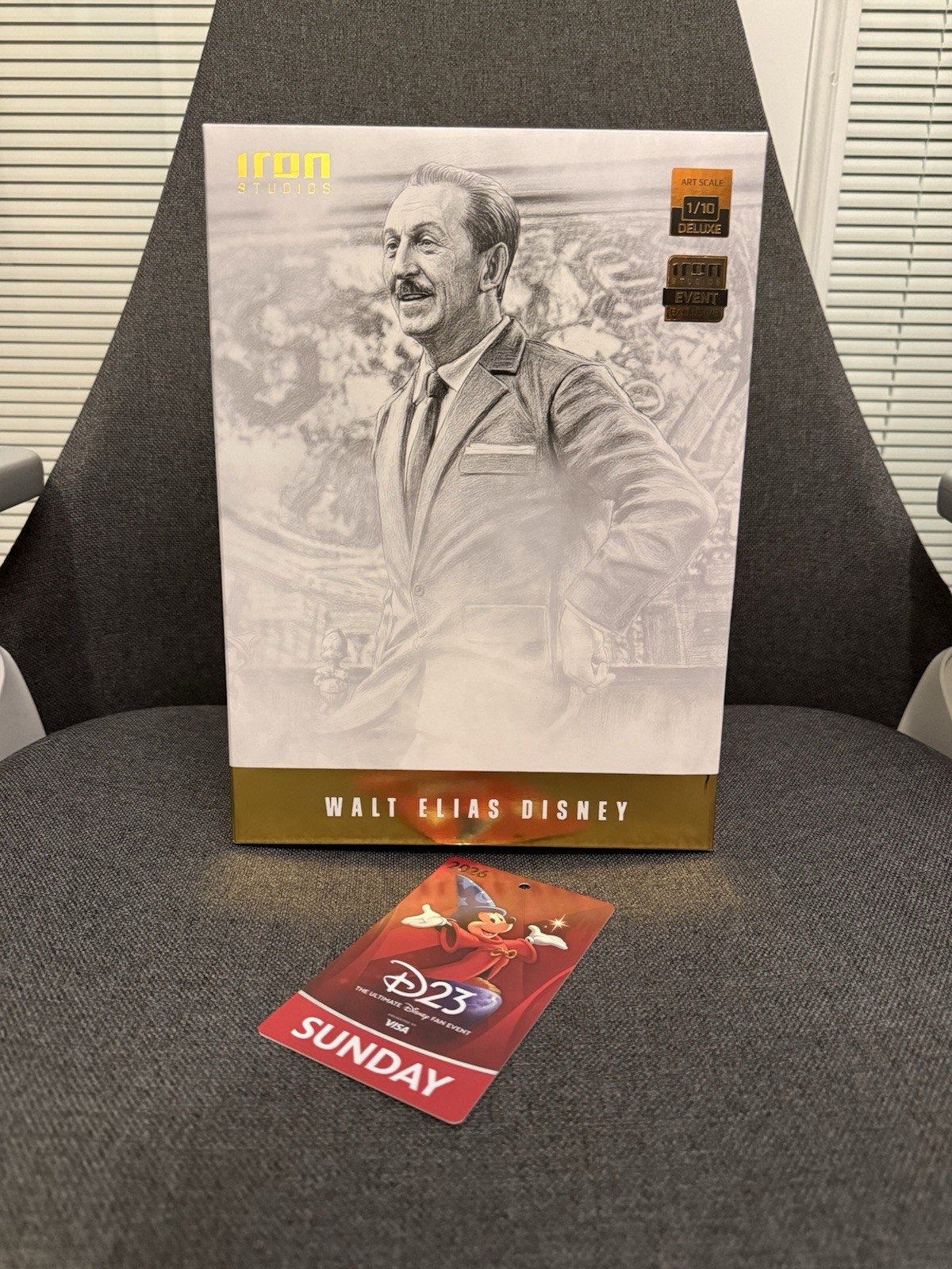 D23 ‘26 Iron Studios Walt Disney Legacy Deluxe 1/10 Scale Statue /500 (ON HAND) D23 ‘26 Iron Studios Walt Disney Legacy Deluxe 1/10 Scale Statue /500 (ON HAND)