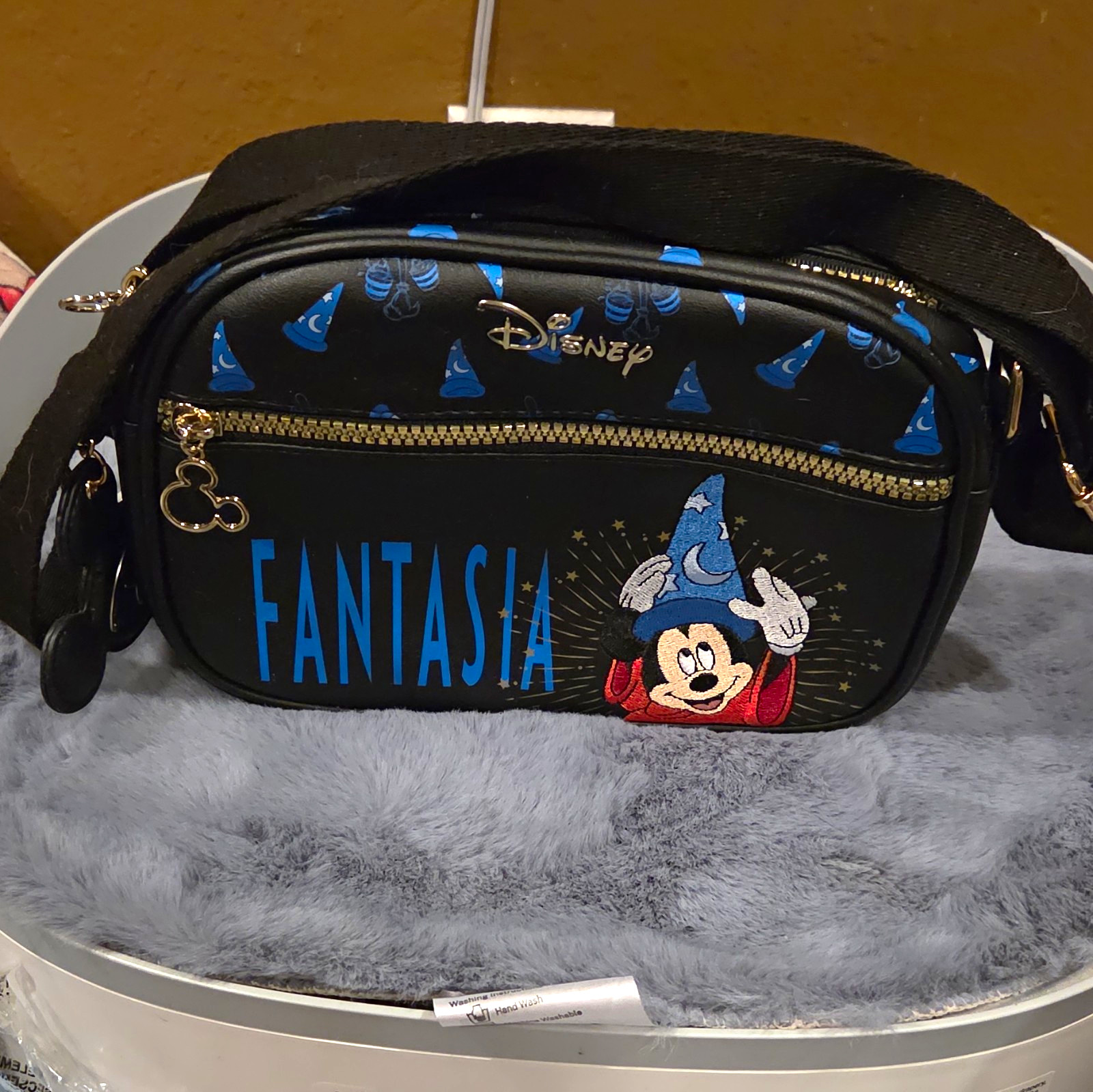 Disney Primark Fantasia Mickey Mouse Sorcerer Mini Crossbody Bag Black/Blue Disney Primark Fantasia Mickey Mouse Sorcerer Mini Crossbody Bag Black/Blue