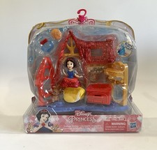 Disney Princess Royal Clips Cottage Kitchen & Snow White 3” Doll & Playset picture