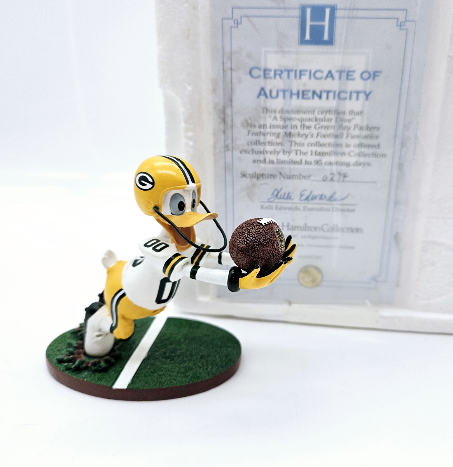 Hamilton Disney Green Bay Packers Donald Duck Figurine Spec-quackular Dive Box Hamilton Disney Green Bay Packers Donald Duck Figurine Spec-quackular Dive Box