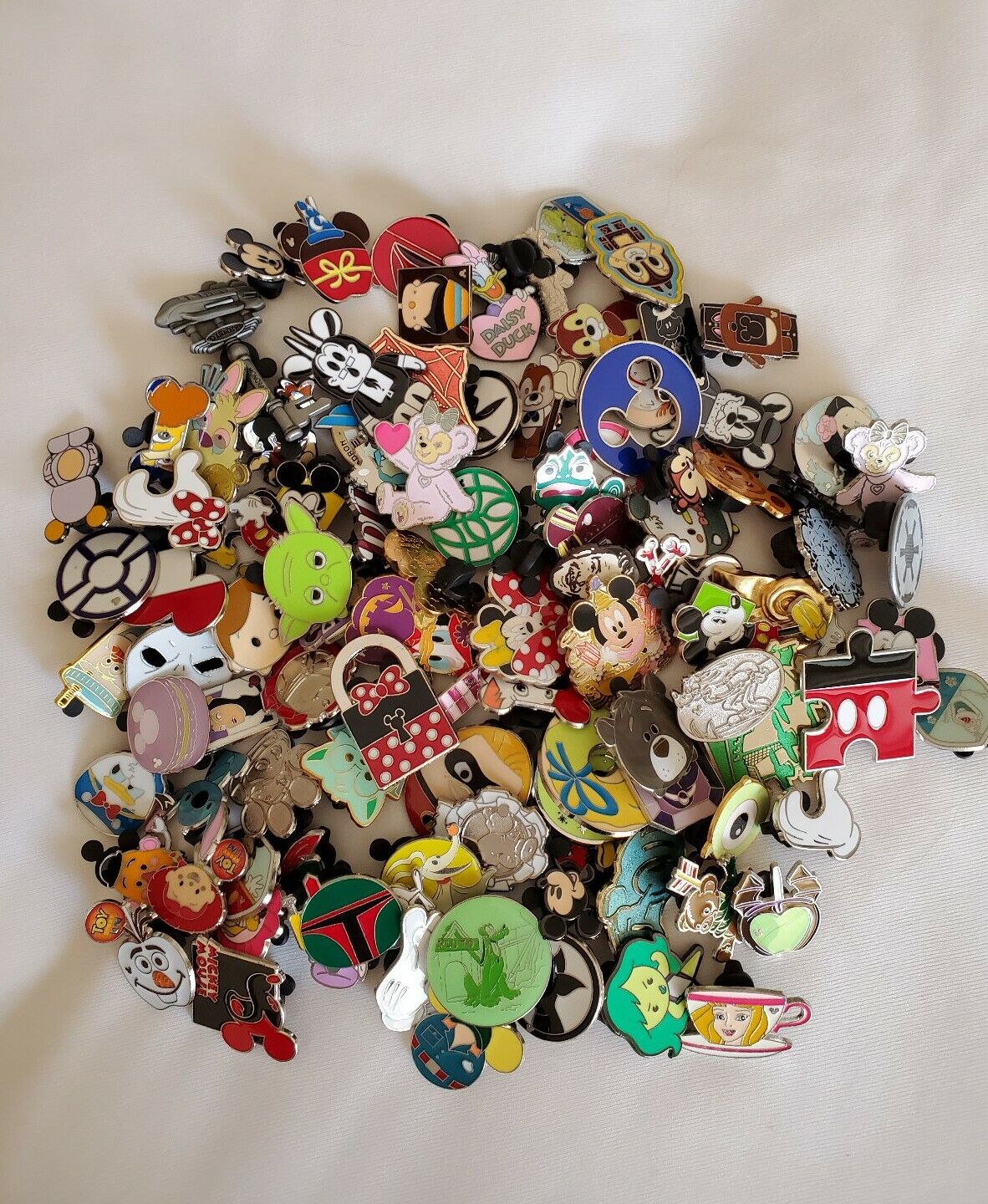NEW DISNEY TRADING PINS 50 LOT, NO DOUBLES, HIDDEN MICKEY Free First Class Ship