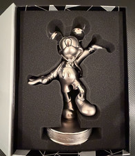 Disney D23 Mickey Mouse Leader of the Club Milestone Statue 2023 Gold Member picture