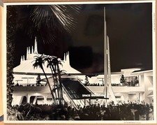 DISNEYLAND SPACE MOUNTAIN Tomorrowland Original Press Photo 8x10 NM picture