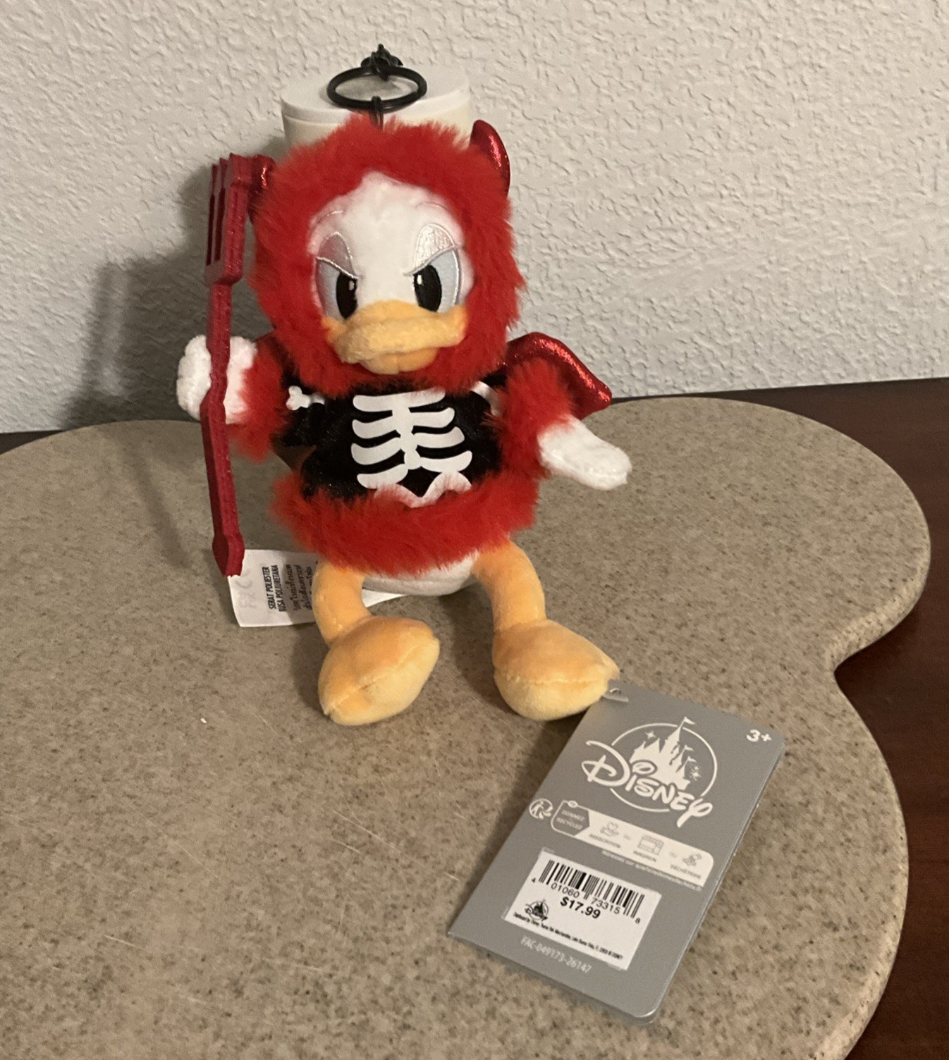 DISNEY PARKS DONALD DUCK DEVIL HALLOWEEN PLUSH BAG CHARM KEYCHAIN ~ NEW WITH TAG DISNEY PARKS DONALD DUCK DEVIL HALLOWEEN PLUSH BAG CHARM KEYCHAIN ~ NEW WITH TAG