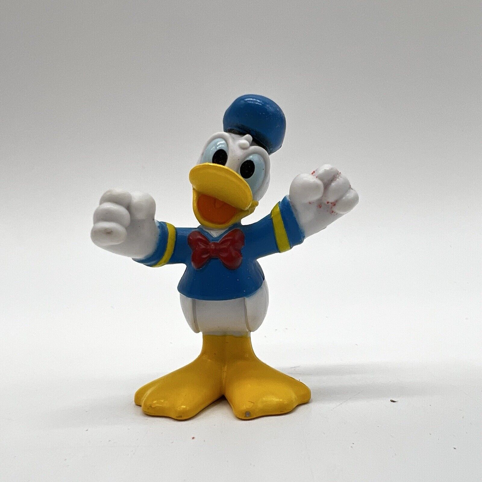 Disney Mattel Donald Duck Moves Plastic Toy 2013